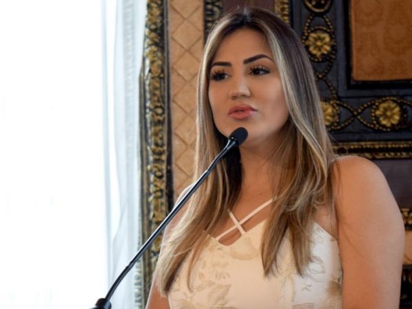 por-lo-que-le-resta-de-vida-la-periodista-mayra-salazar-no-podra-ejercer-un-cargo-publico-en-la-funcion-judicial-de-ecuador