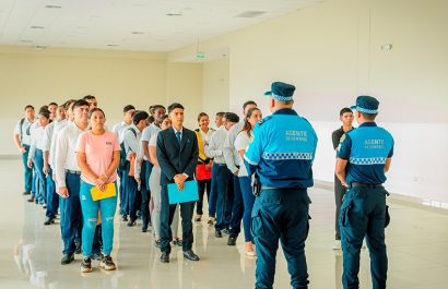 Más de 2.400 postulantes avanzan por 700 plazas en Guayaquil.