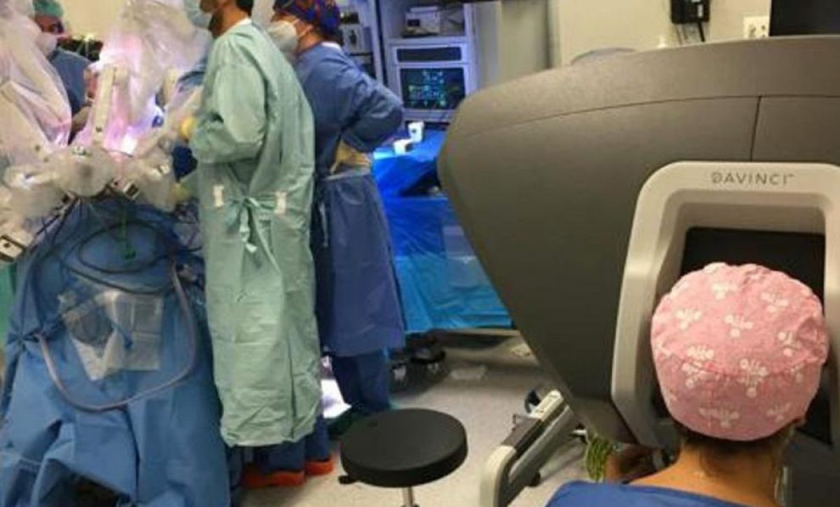 primera-cirugia-robotica-en-el-hospital-universitario-de-bellvitge-de-l-hospitalet-de-llobregat-1