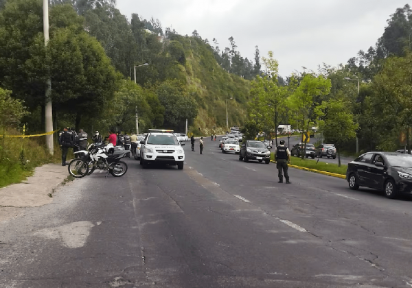 Crimen en avenida Simón Bolívar: cuerpos con heridas de bala y un decapitado