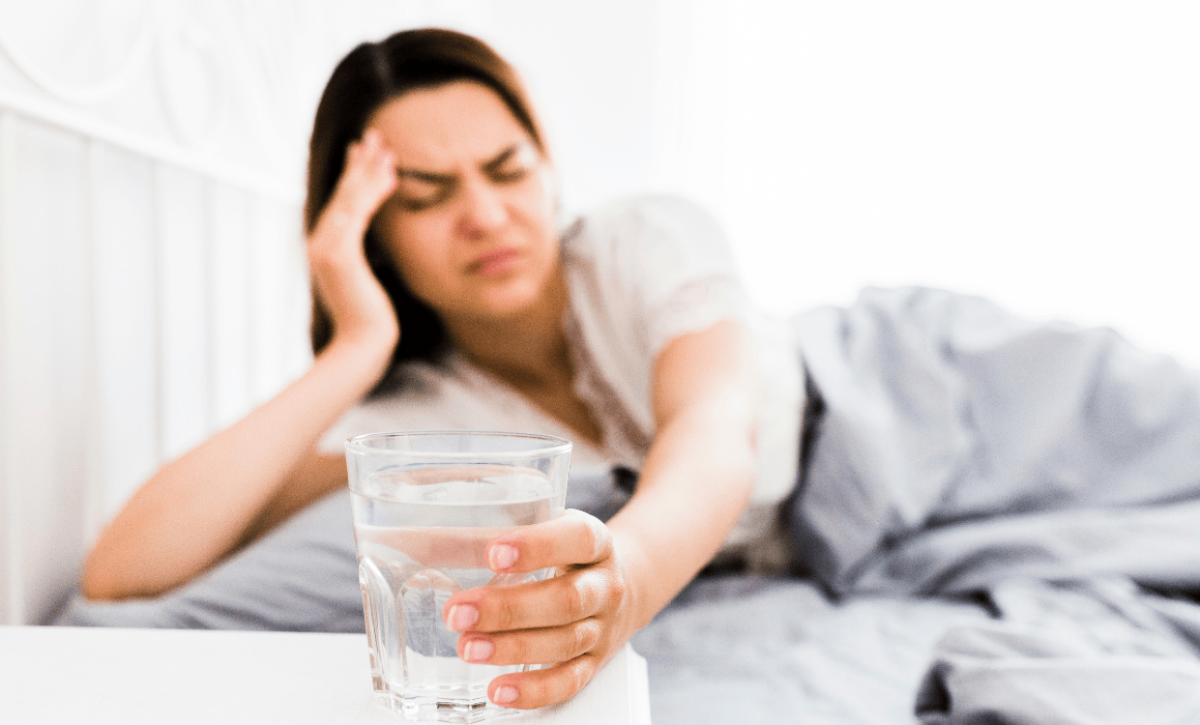 ¿Tienes resaca? Estas acciones comunes podrían empeorarla sin que lo sepas