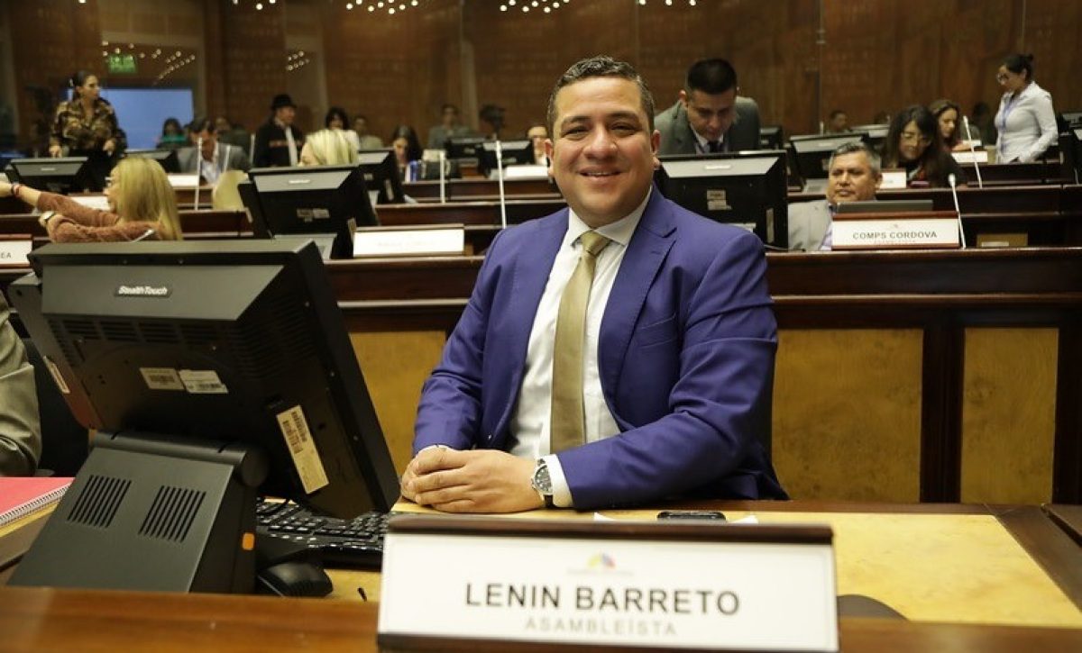 sambleísta Lenin Barreto pide a la Corte Constitucional declarar inconstitucional el decreto que abre puertas a la privatización del petróleo ecuatoriano