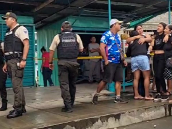 sicarios-mataron-a-un-hombre-en-un-local-de-comidas-en-babahoyo