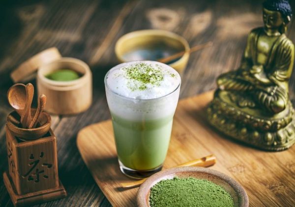 Descubre por qué el matcha es considerado un superalimento natural por expertos en salud