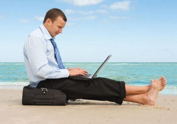 Comportamientos que podrían arruinar tu descanso durante las vacaciones del trabajo