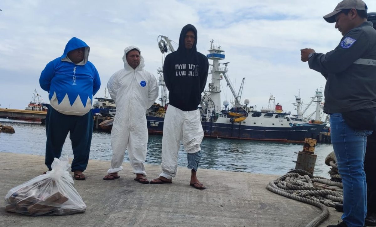 tres-hombres-uno-de-ellos-oriundo-de-jaramijo-estan-en-calidad-de-detenidos-por-transportar-tonelada-y-media-de-droga