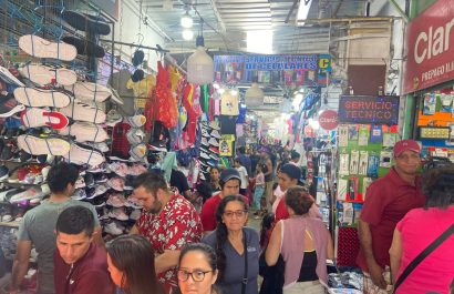 un-acelerado-movimiento-comercial-quedo-en-evidencia-la-manana-de-este-domingo-15-de-diciembre-del-2024-en-portoviejo
