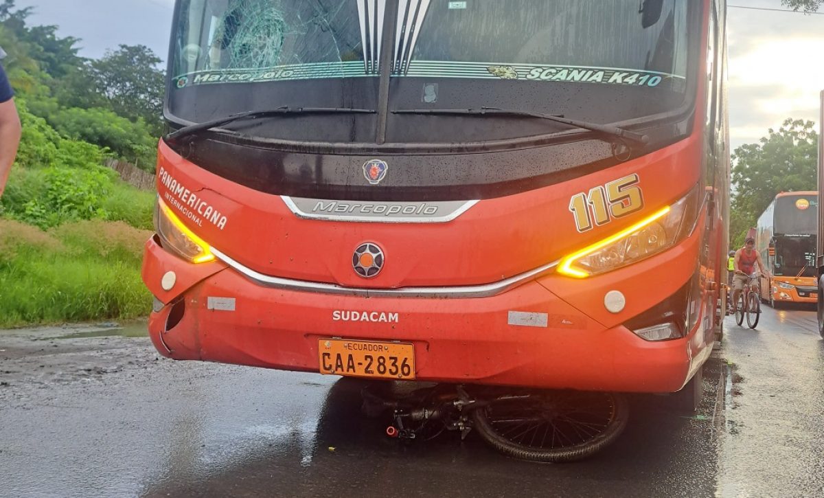 un-ciclista-perdio-la-vida-de-manera-instantanea-tras-ser-atropellado-por-un-bus-de-la-cooperativa-panamericana
