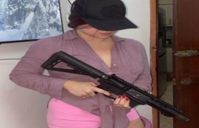 una-exreina-de-belleza-de-manta-a-quien-la-policia-detuvo-quedo-en-libertad-por-estar-embarazada-informo-la-fiscalia