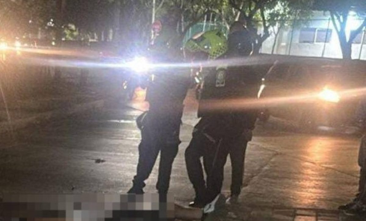 una-mujer-a-quien-la-policia-de-colombia-identifico-como-pareja-sentimental-de-alias-saoco-murio-en-el-lugar-del-ataque