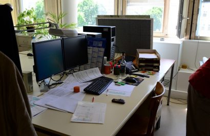 una-mujer-fallecio-en-su-escritorio-de-trabajo-y-luego-de-cuatro-dias-sus-companeros-lo-notaron-acotaron-las-autoridades