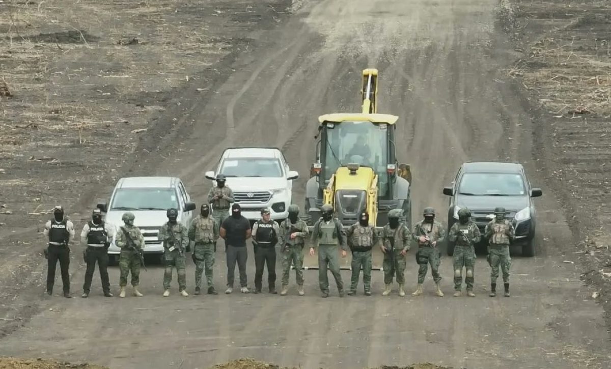 una-pista-clandestina-relacionada-supuestamente-a-actividades-ligadas-al-narcotrafico-quedo-destruida-e-inhabilitada