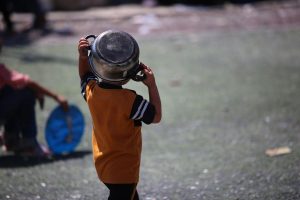 UNICEF alerta: más de 320.000 niños en Gaza están en riesgo de desnutrición aguda