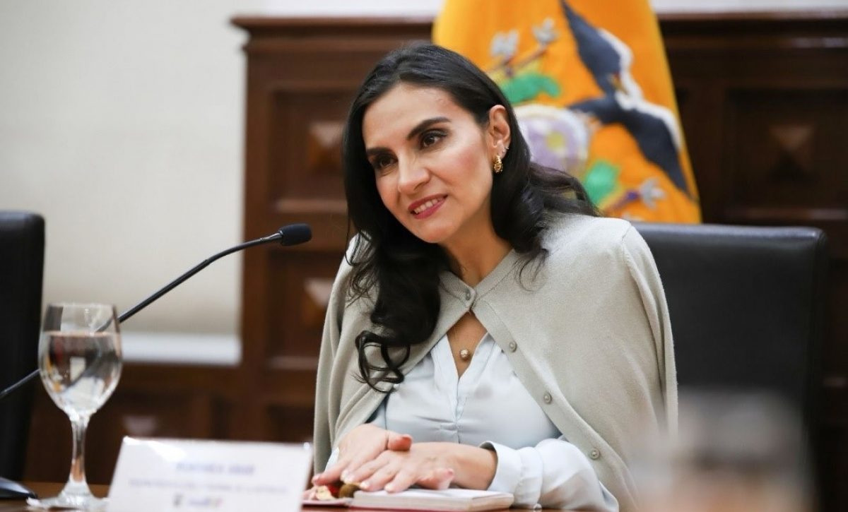 veronica-abad-vicepresidenta-de-la-republica-no-puede-ser-destituida-de-su-cargo-por-un-sumario-administrativo