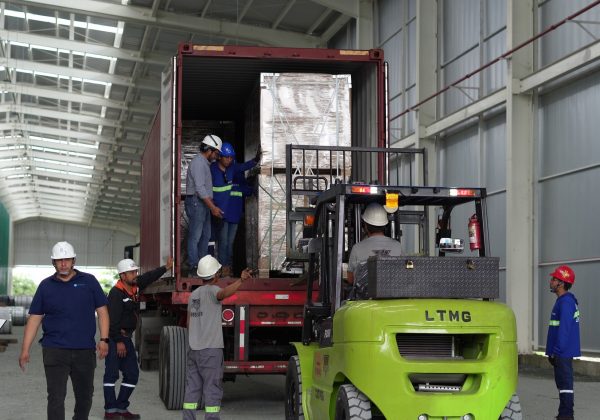 Novacero y Grupo RQ lideran la revolución solar en Ecuador con megaplanta solar en Guayaquil.
