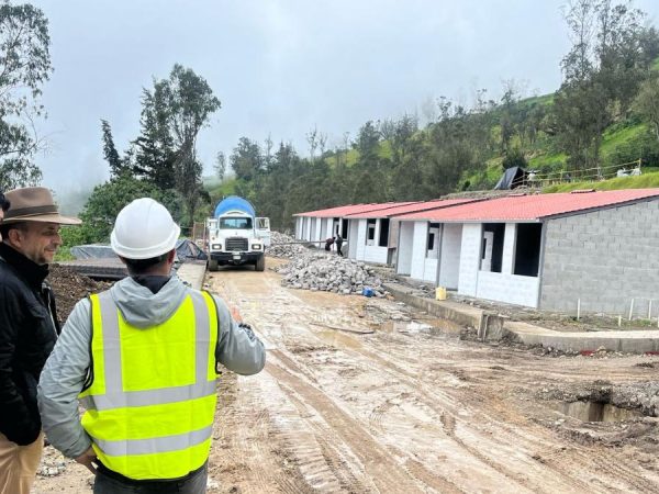¿El Miduvi regalará casas Esto dice Humberto Plaza, ministro de Desarrollo Urbano y Vivienda, sobre soluciones habitacionales. (Miduvi)