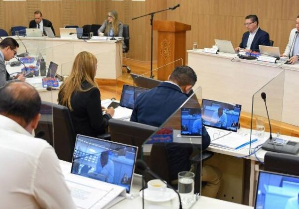 ¿Qué es la “tercera placa” y cómo cambiará el tránsito en Quito
