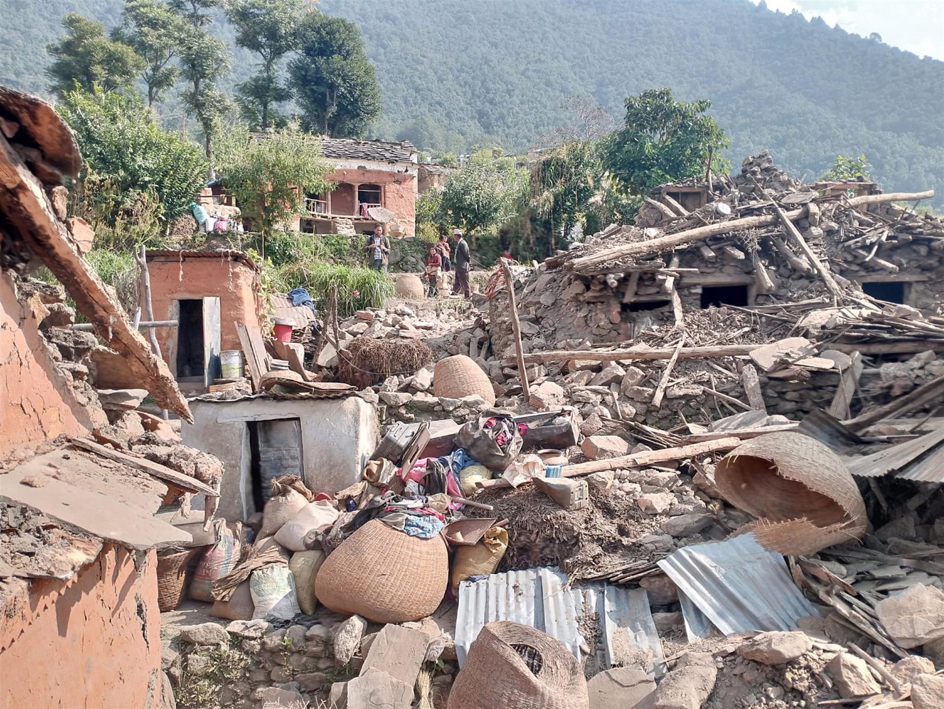 6 muertos por un terremoto de 5,6 en el oeste de Nepal