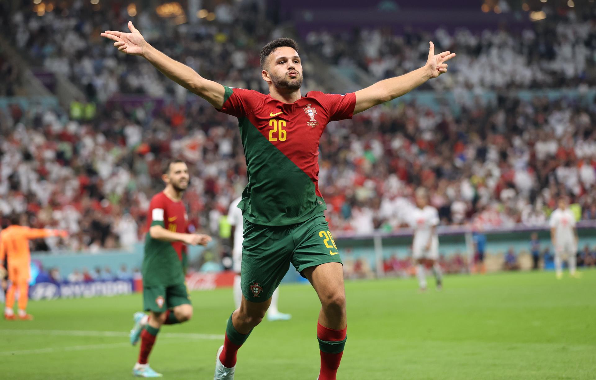 Gonçalo Ramos fue la figura de la selección de Portugal al anotar un triplete y llevar a su selección a cuartos de final del Mundial.jpg