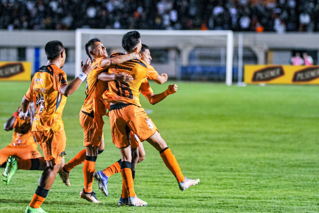 Libertad FC celebra ante Cuenca su primer triunfo en Serie A La Marea