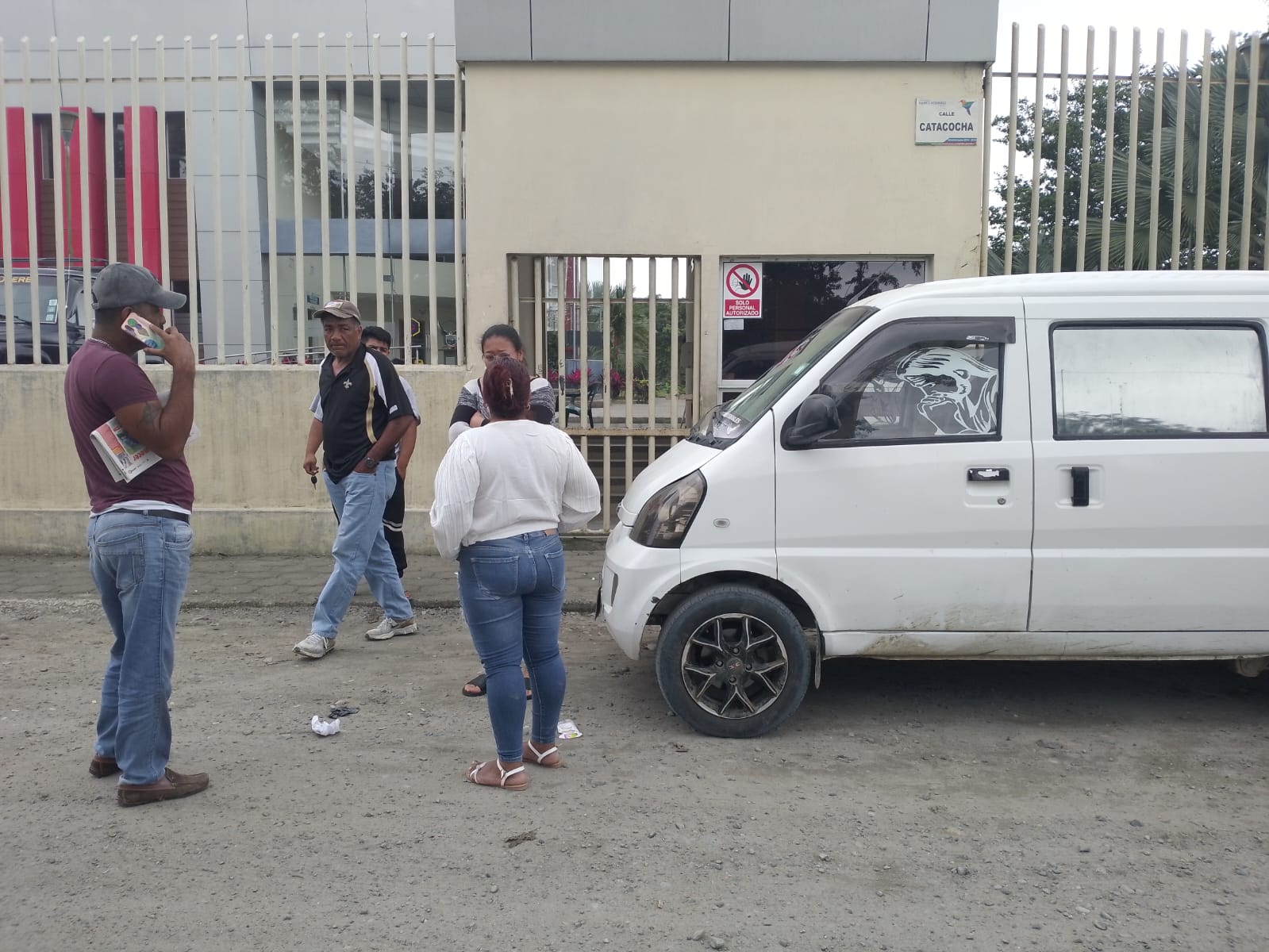 Los Bomberos de Santo Domingo evalúan la posibilidad de no atender emergencias durante las noches en esa provincia.