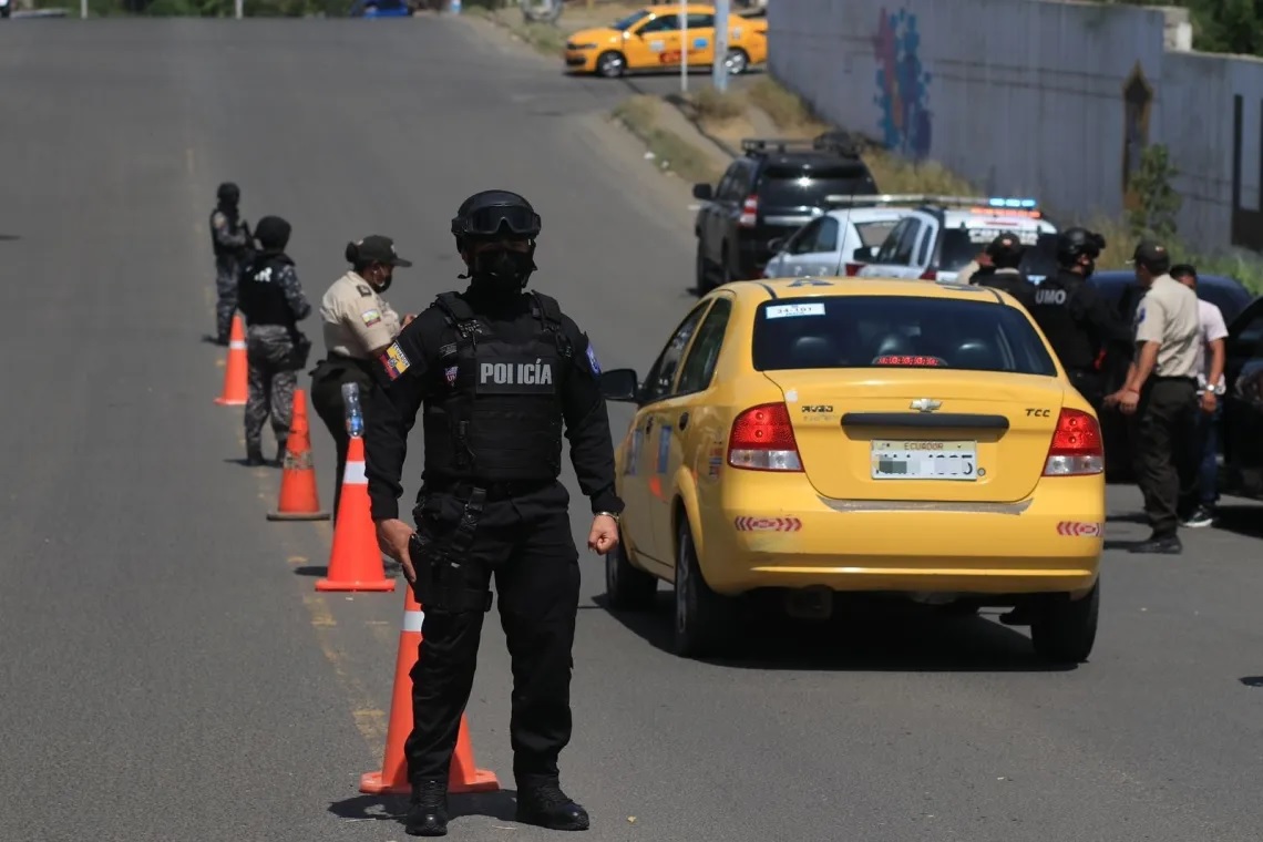 Dos policías en servicio activo de la Policía Nacional fueron detenidos por presuntamente estar en estado etílico.