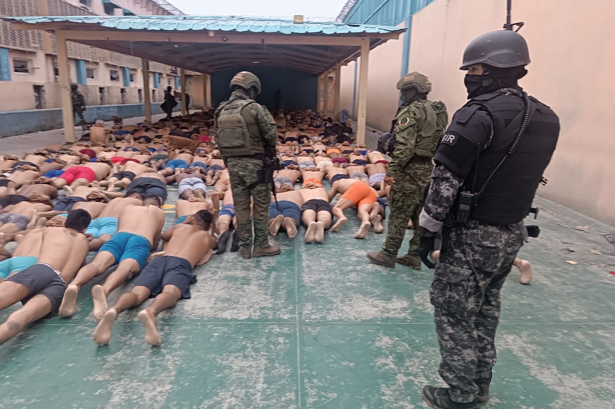 Tras retomar el control de la Penitenciaría del Litoral, militares y policías permanecerán dos días interviniendo el lugar.