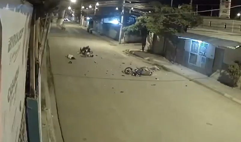 Dos motocicletas chocan de frente: hay tres heridos graves