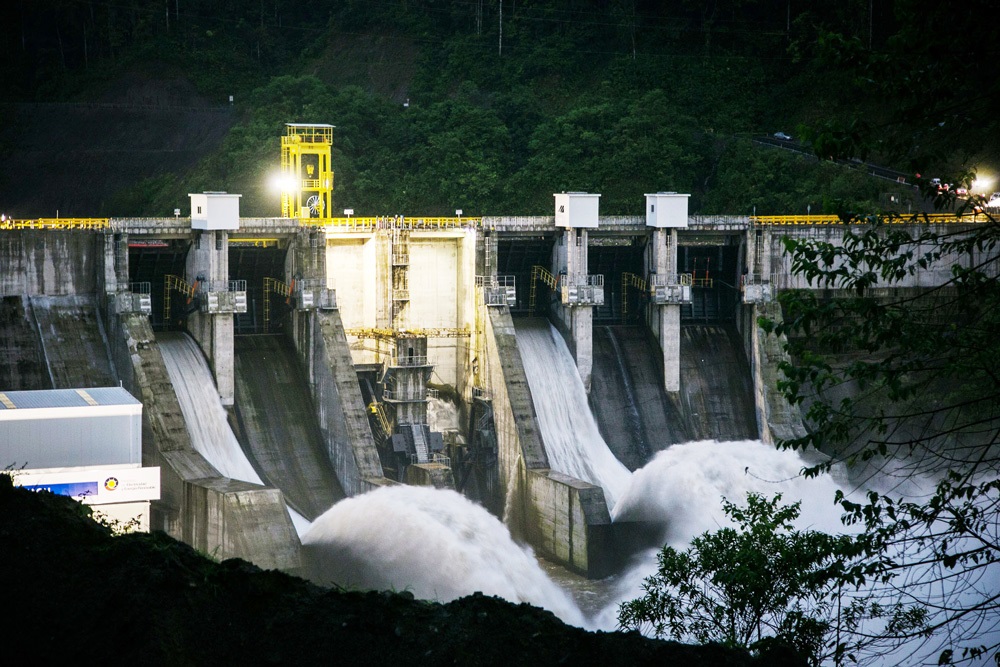Empresa española invertirá 200 millones de dólares en dos hidroeléctricas en Ecuador
