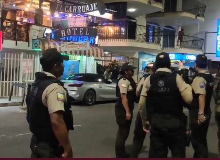 A vísperas del feriado de Carnaval se registró un ataque armado dentro de un bar en el malecón de Salinas.