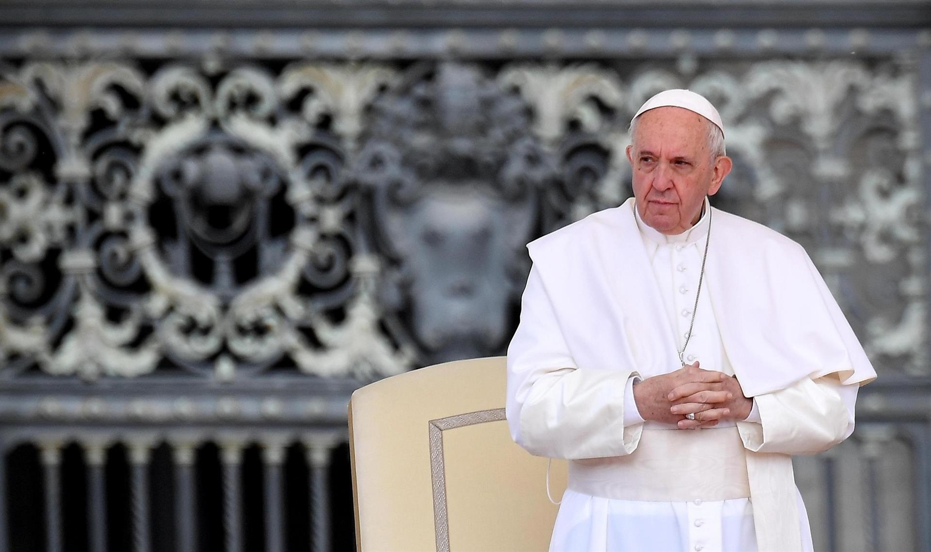 El papa Francisco fue trasladado a un hospital por problemas de salud
