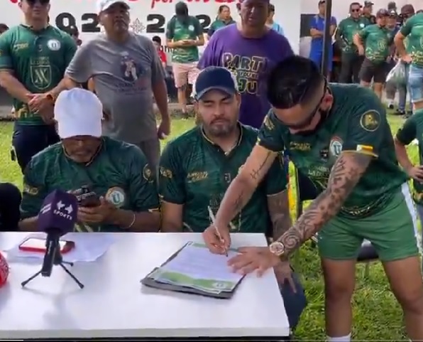 El futbolista santodomingueno Jaime Iván Kaviedes volverá a las canchas para la temporada 2025