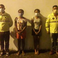 Detención de hermanas provoca pedriza en La Bombonera, de Quevedo