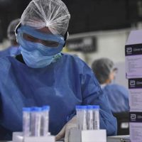 Investigan el primer caso de la variante brasileña de covid-19 en Portoviejo
