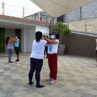 Mujeres aprenden a defenderse en Manta