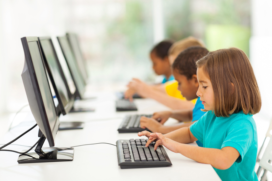 Qué hay que tener en cuenta para escoger el monitor para los alumnos