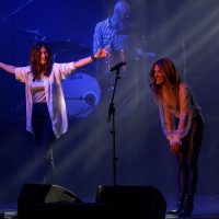 20 años después regresa el dúo “Ella Baila Sola”
