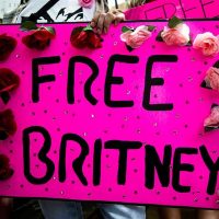 Britney Spears no se subirá a los escenarios mientras su padre la controle
