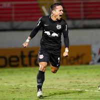 Bragantino en un gran momento, contra un irregular Independiente