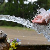 Miles de millones de personas se quedarán sin agua potable antes de 2030, avisan la OMS y UNICEF
