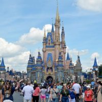 Disney World cumple 50 años con la promesa de seguir creando magia