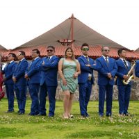 La orquesta El Combo de Leo’s promociona tres videos