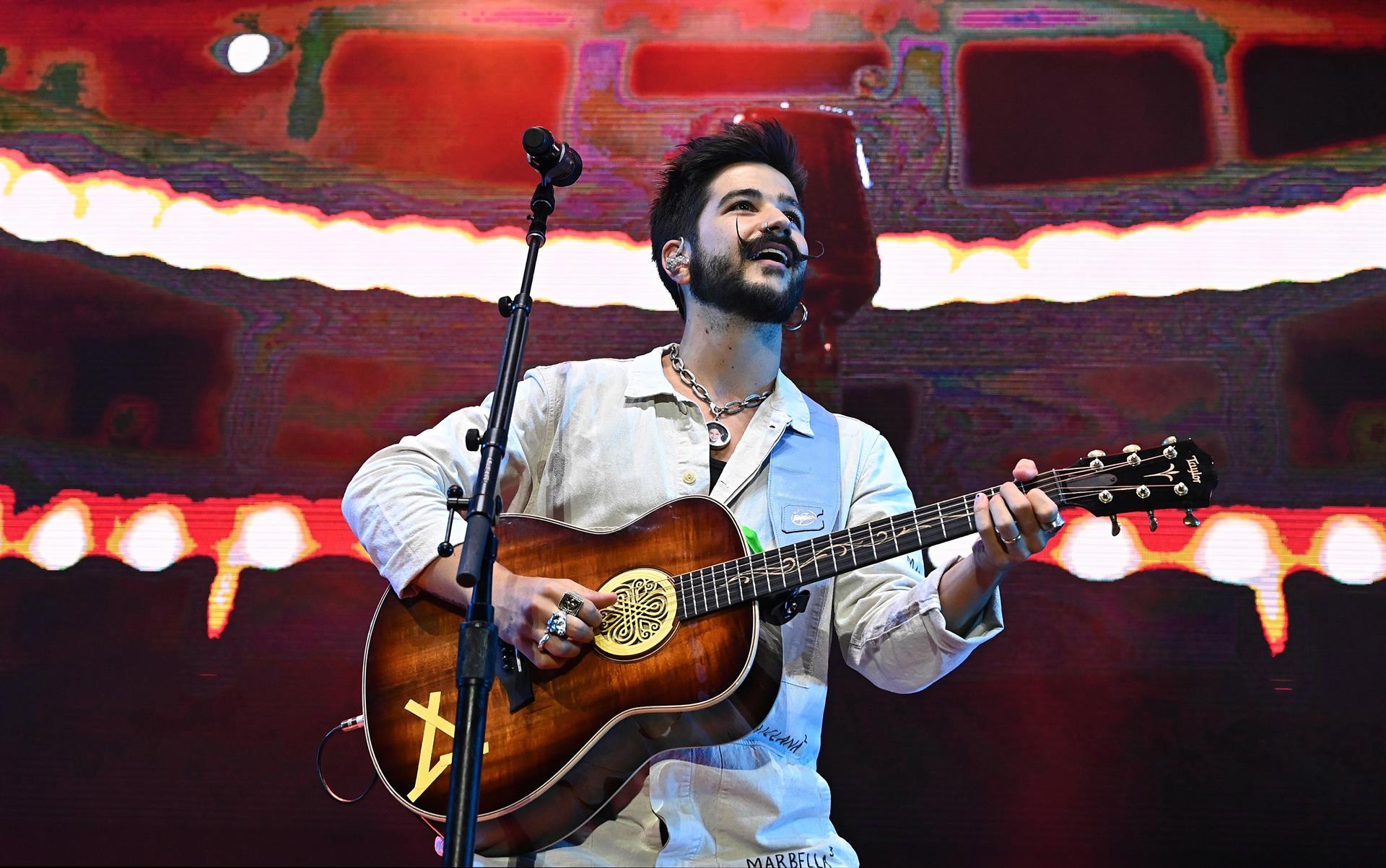 Camilo presenta "Mis Manos Tour" por primera vez en concierto en Bogotá