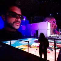 Bad Bunny convierte su primera presentación en una discoteca