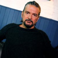 Arjona celebra la salida de “Negro” con el anuncio de otro concierto en Nueva York