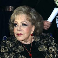 Actriz Silvia Pinal dejará zona covid pero seguirá en área intensiva