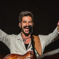 Camilo se acerca a los jóvenes con el programa Latin Grammy en las Escuelas