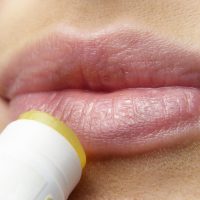 Labios resecos, un asunto de cuidado físico y emocional
