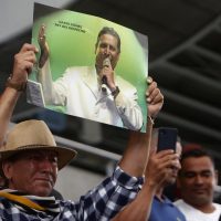 Colombia en las calles para despedir cantando al “Rey del despecho”