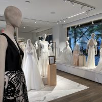 Los vestidos negros de novia se abren paso en Estados Unidos